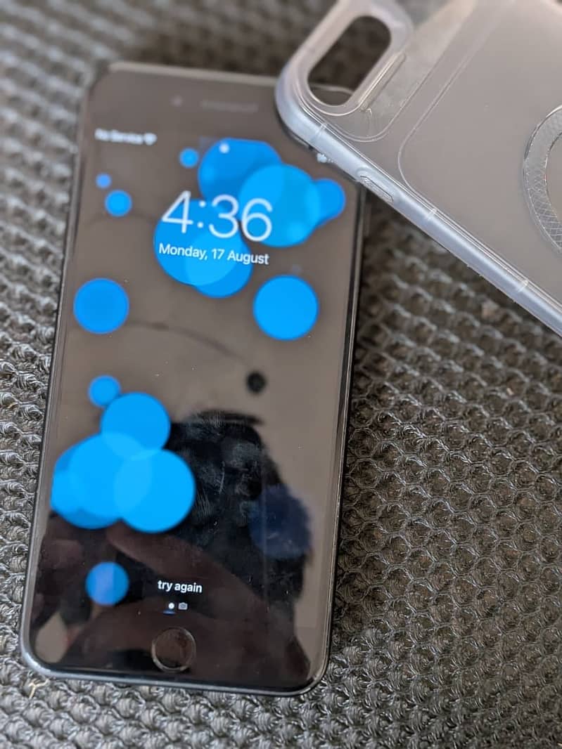 Apple iPhone 7 Plus 2