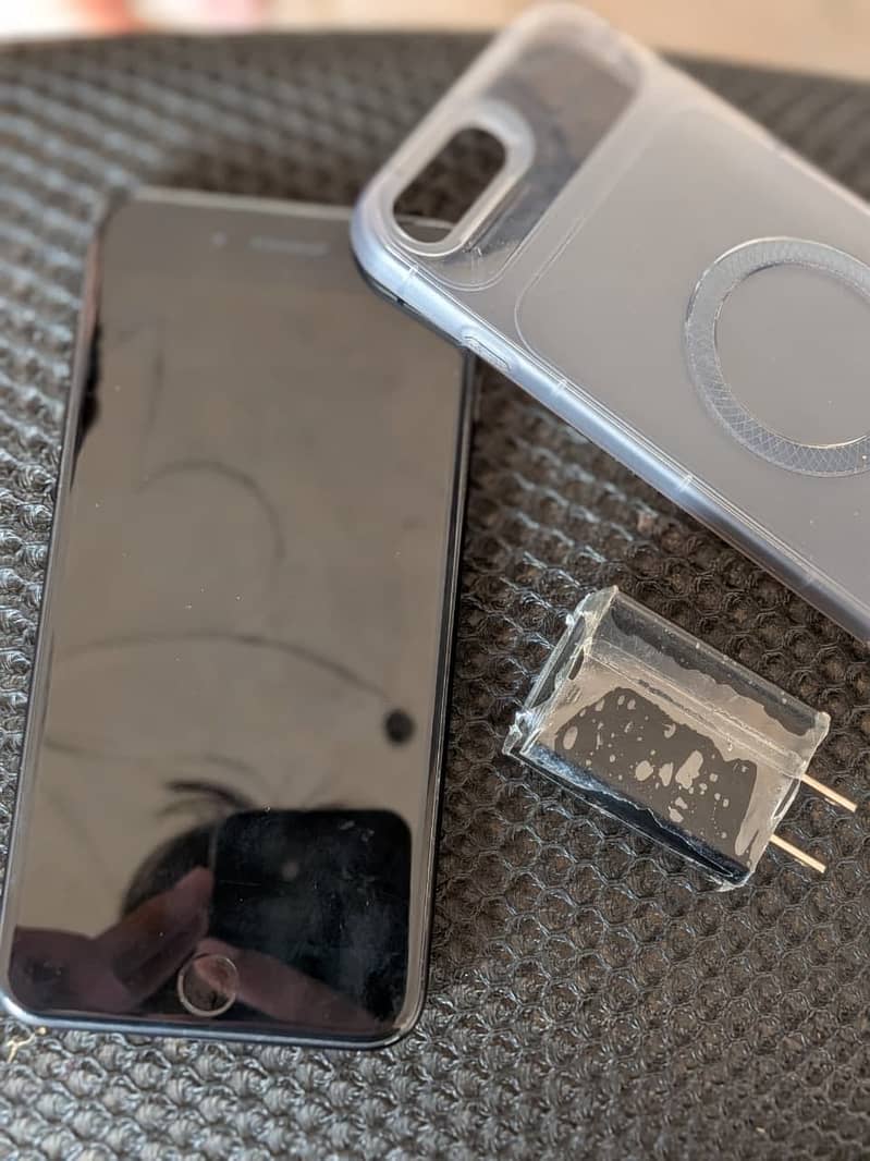 Apple iPhone 7 Plus 6