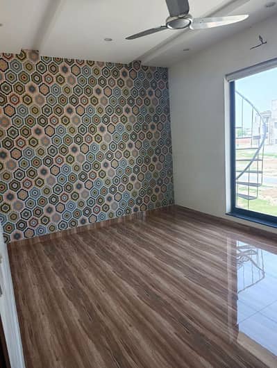 8 Marla 2nd floor flat available in bismillah housing scheme