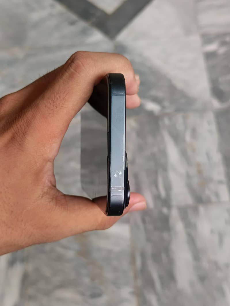 Apple iPhone 14 4