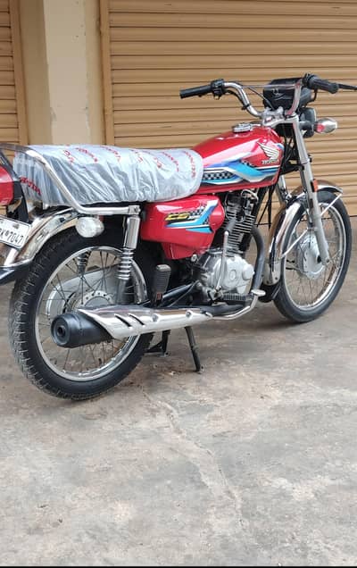 Honda CG-125. . . . {2024} Karachi Number. . . . . 0303/0255582