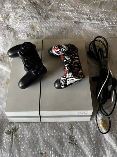 Ps4 , 1Tb for sale. White