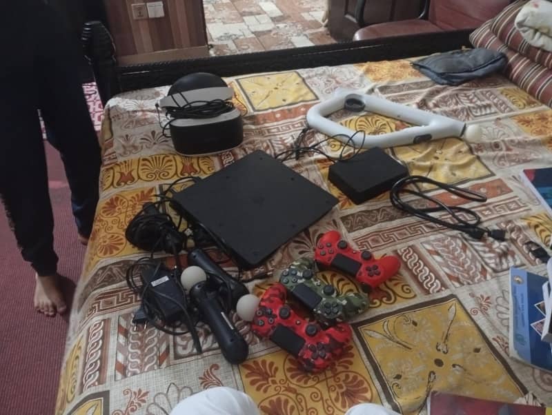 pS4 g 1