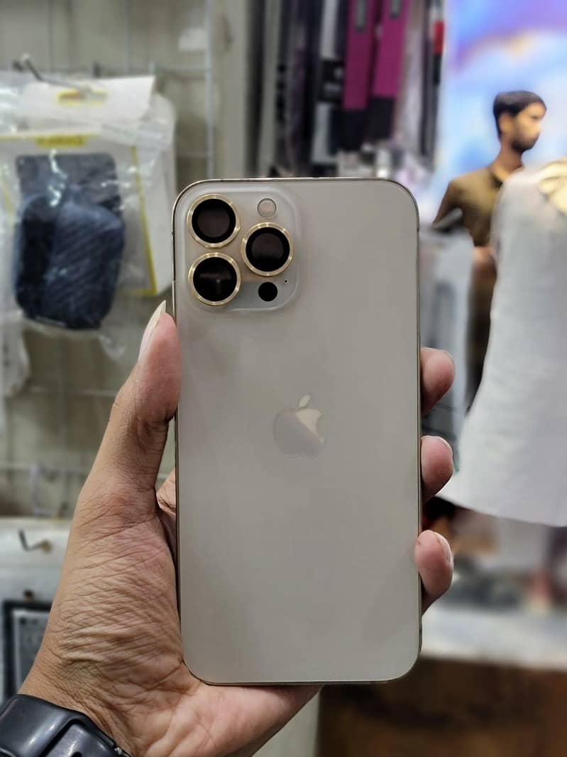 Apple iPhone 13 Pro Max 4