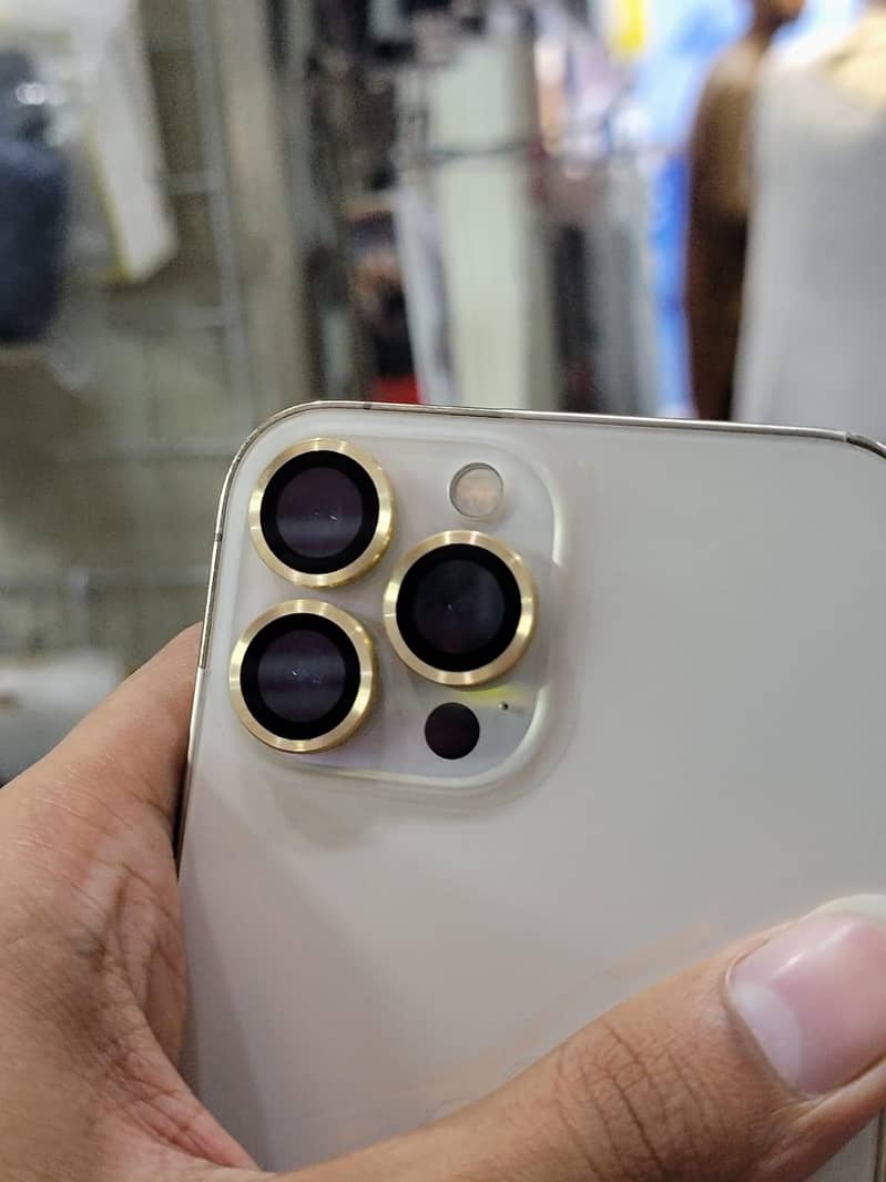 Apple iPhone 13 Pro Max 5
