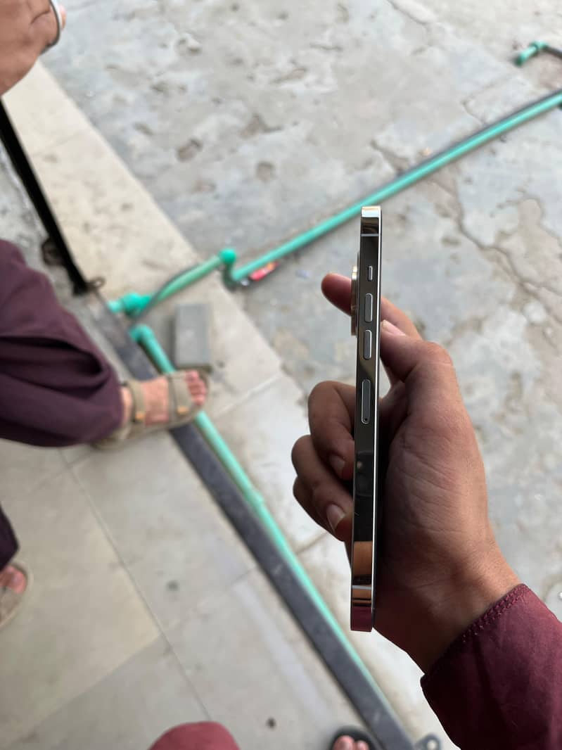 Apple iPhone 13 Pro Max 3