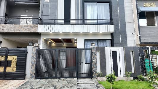 Get Your Hands On Prime Location House In Lahore Best Area