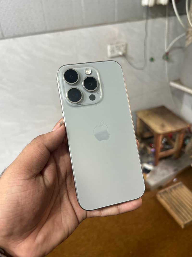 Apple iPhone 15 Pro 1