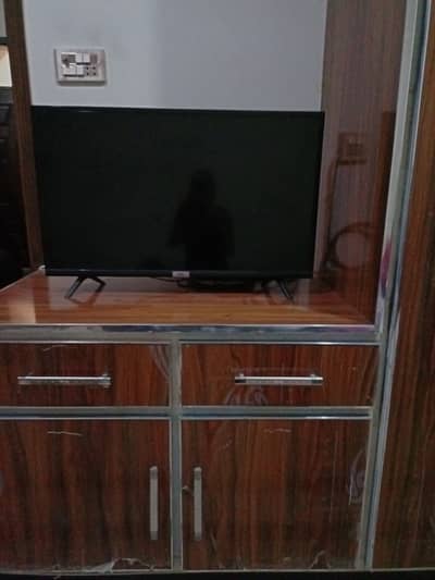 TCL 32 inches LED 1080p
