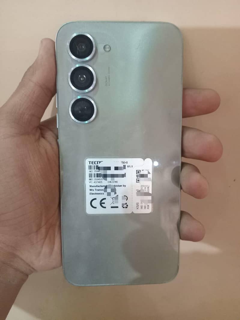 TECNO SPARK 40 PRO 0