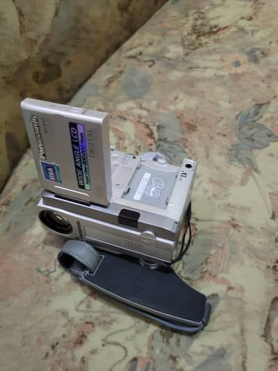 Panasonic NV-EX3  vintage digital camcorder without battery