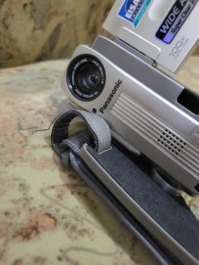 Panasonic vintage digital camcorder without battery