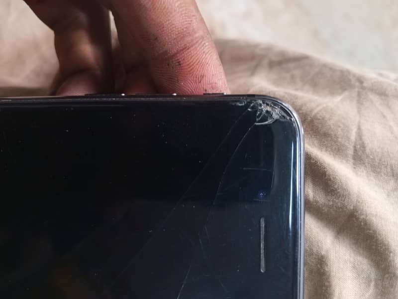 Apple iPhone 8 1