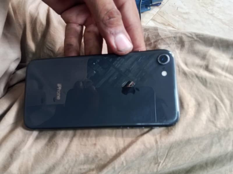 Apple iPhone 8 4