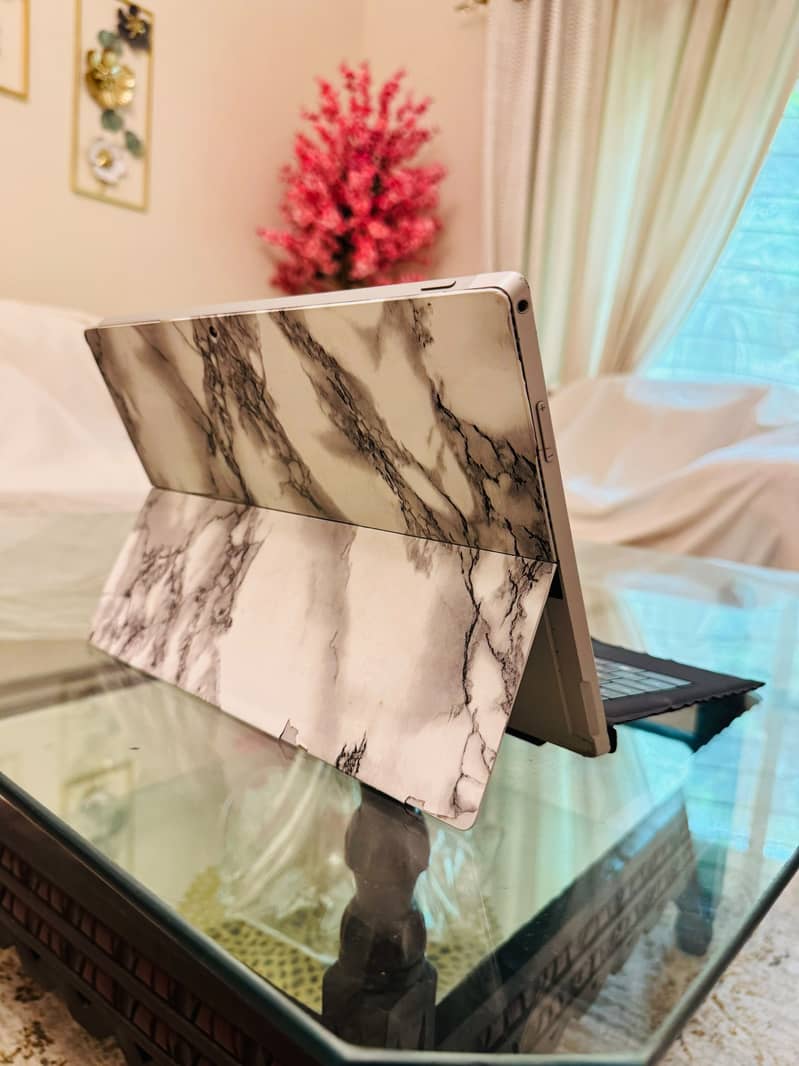 Microsoft surface core i5 1
