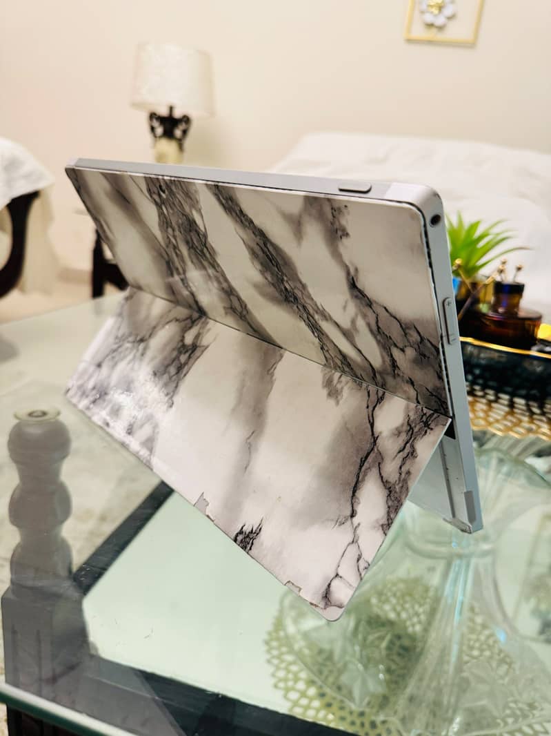 Microsoft surface core i5 7