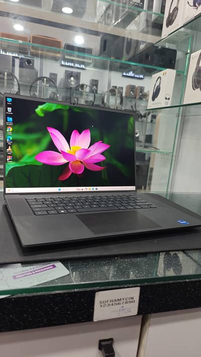 Dell Precision 5680 | i7-13th | 16gb DDR 5| 512gb Nvme| 8GB Nvidia