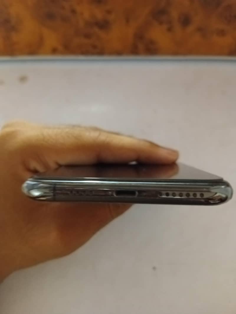 Apple iPhone 11 Pro Max 1