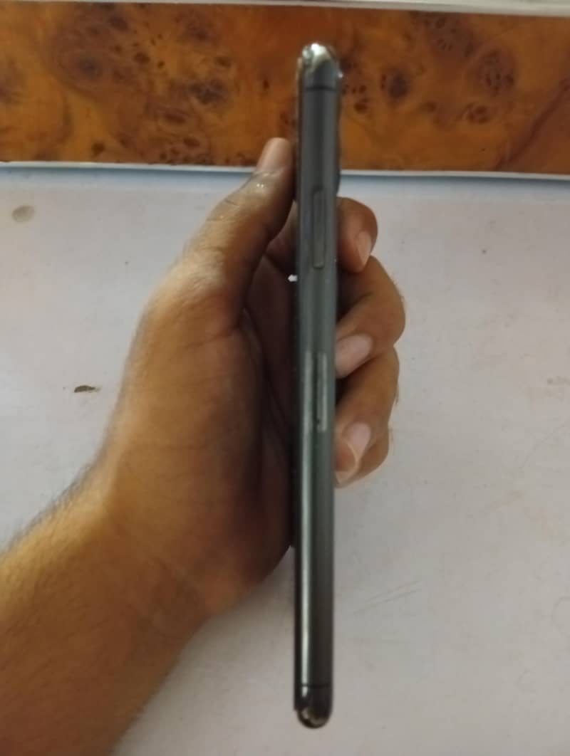 Apple iPhone 11 Pro Max 3