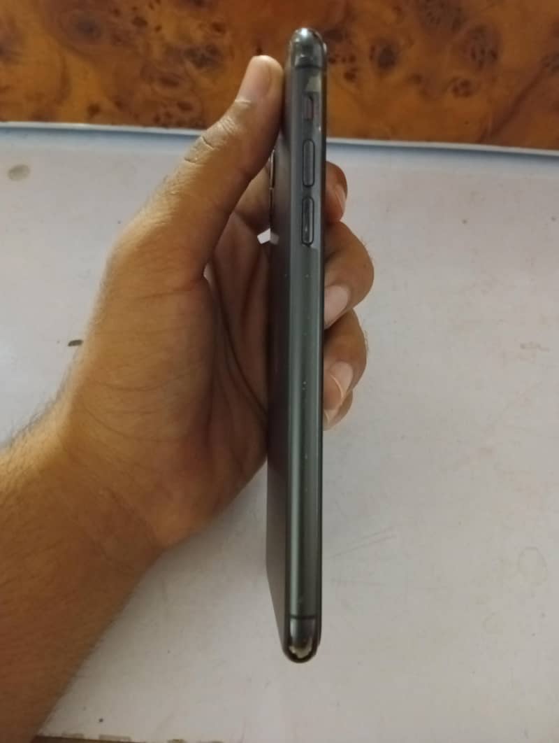 Apple iPhone 11 Pro Max 6