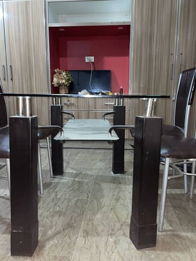 Dining table for sale