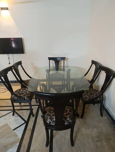 Dining Table - 6 Chairs - Glass Top