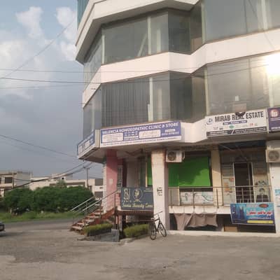 Shop for rent in basement Valencia town near cakes & bakes