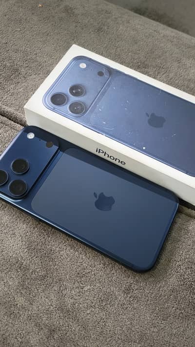 Apple iPhone 17 Pro Max factory unlock display changed