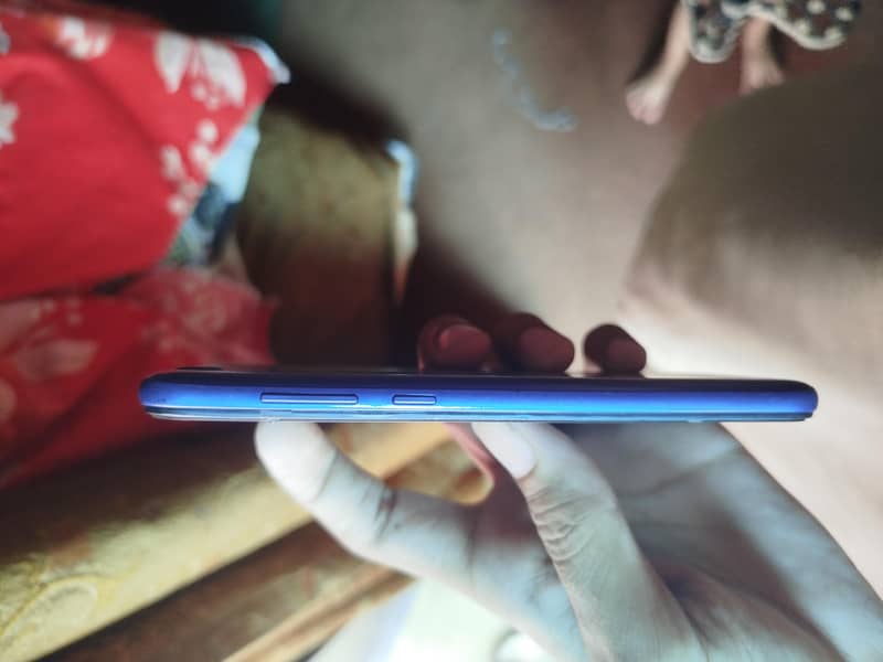 Honor 8S 4