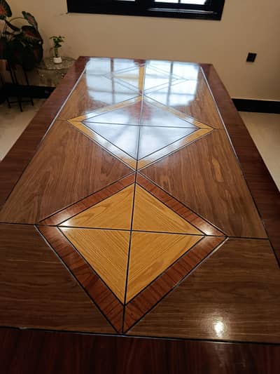 Elegant & Durable Dining Table in Excellent Condition (Karachi)