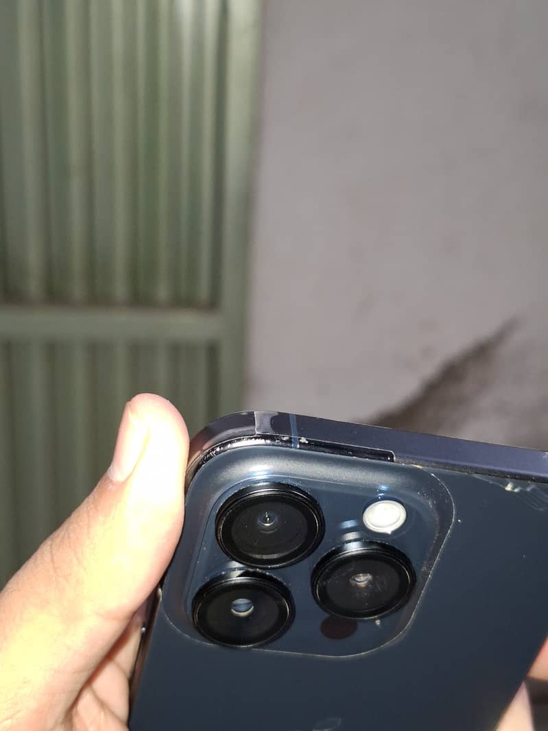Apple iPhone 15 Pro 1