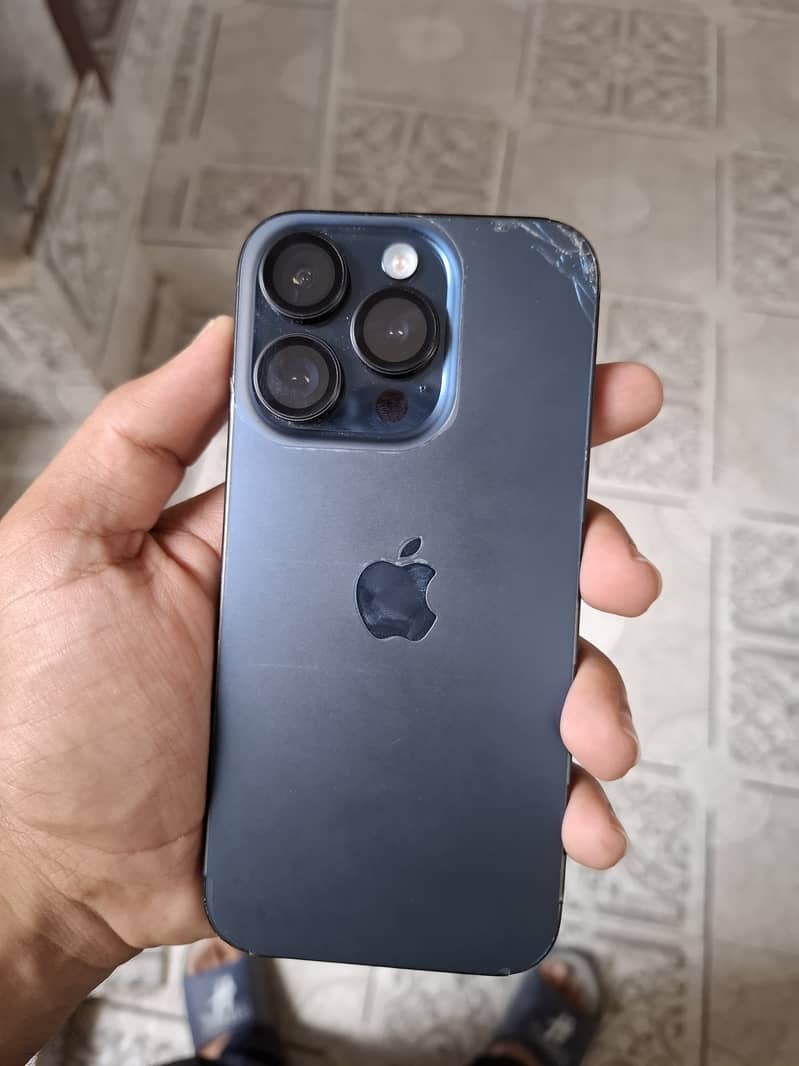 Apple iPhone 15 Pro 3