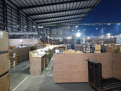 35,000 Sq/ft Huge Straight Hall Ideal For warehouse/For Commercial Use.