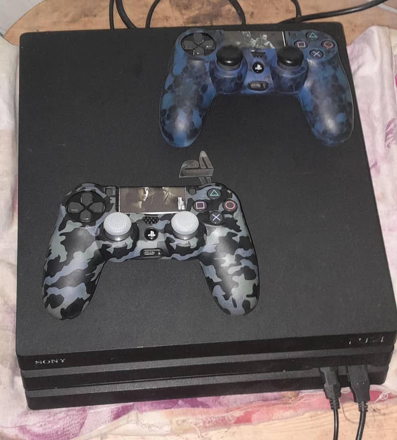 PS4 PRO 1TB 0