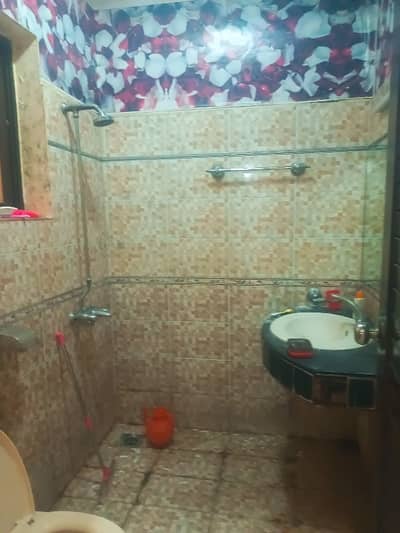Teenmaarla Triple Storey Six Bedroom House For Rent Demand 280000 Prime Location