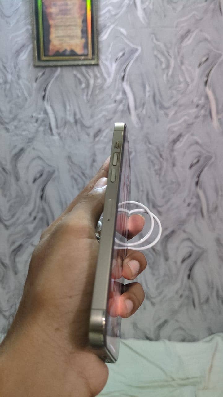 Apple iPhone 14 Pro Max 1