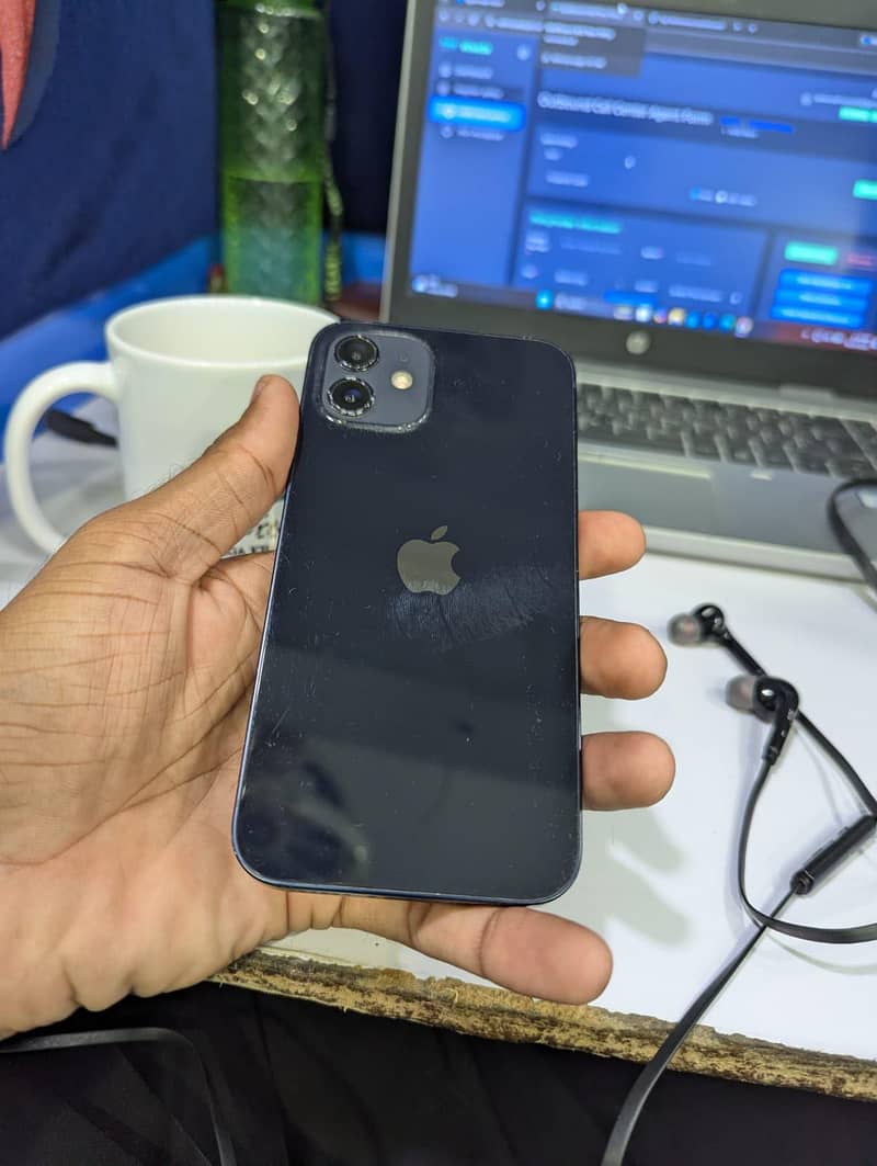 Apple,, iPhone 12 0