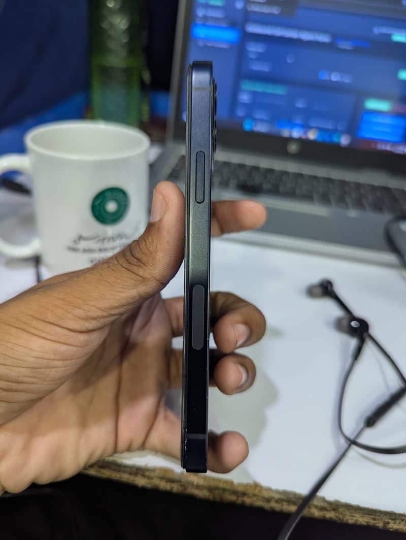 Apple,, iPhone 12 2