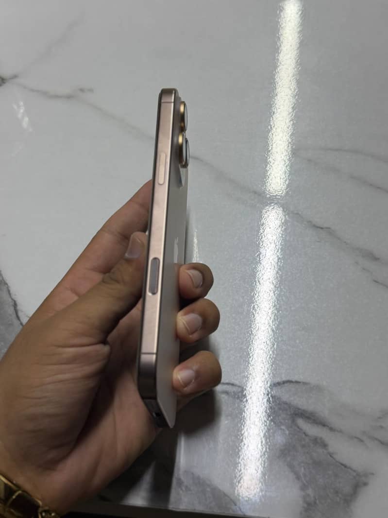 Iphone 16 pro Max 2