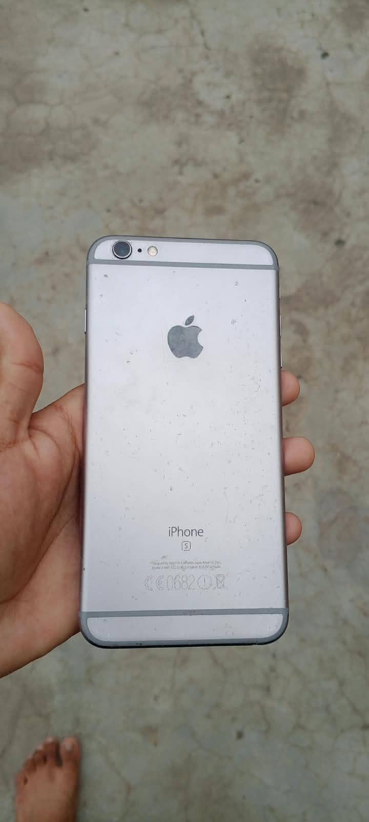 Apple iPhone 6S Plus 2