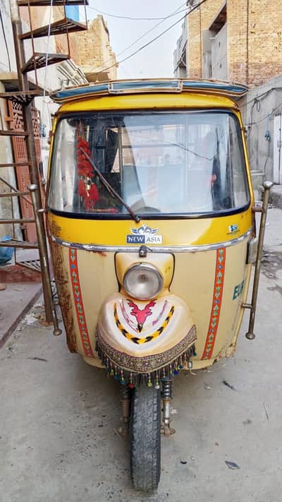 CNG auto for sale in very less price