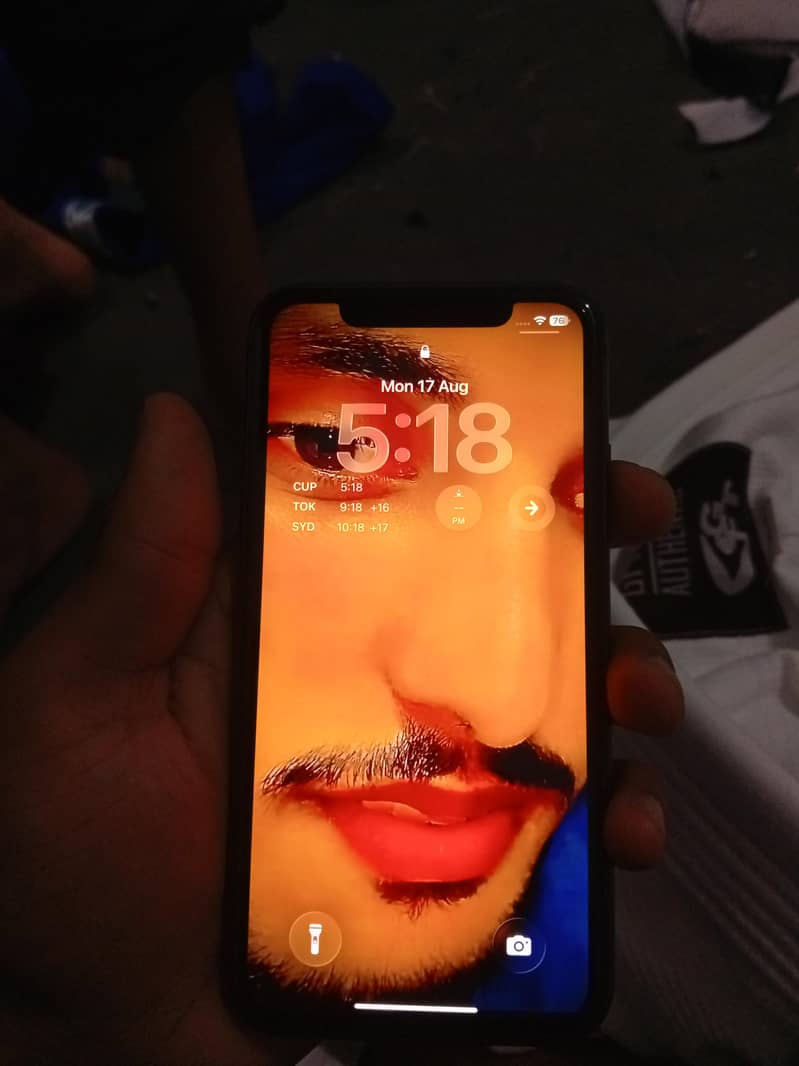 Apple iPhone 11 3