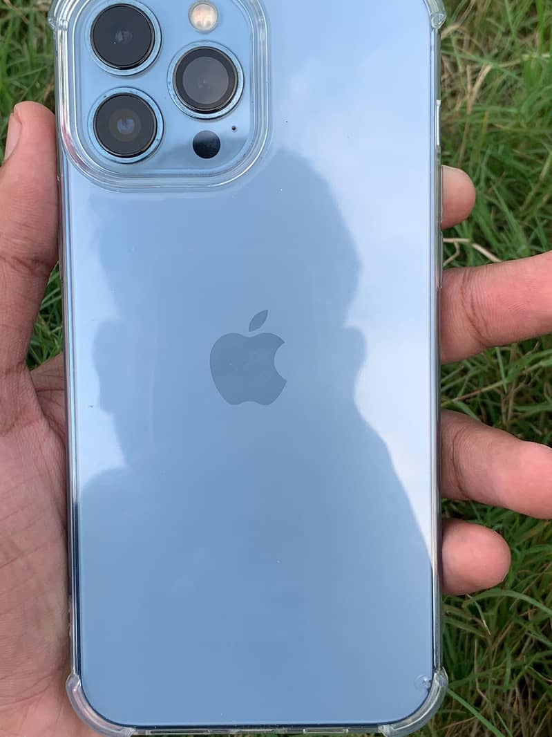 Apple iPhone 13 Pro Max 3