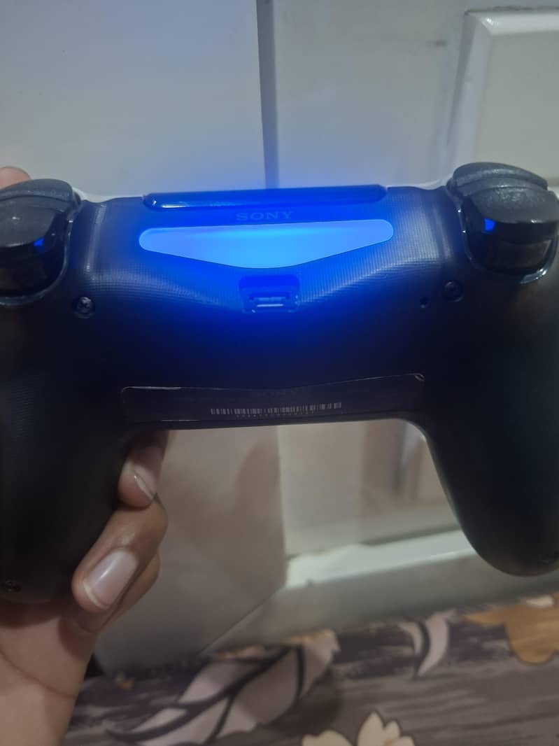 Ps 4 controller, all working, wireless and wired both. 0