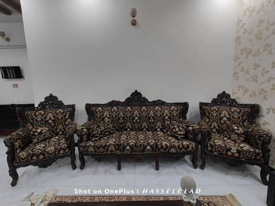 5 Seater Chinoti Sofa Set with Deewan and Centre table