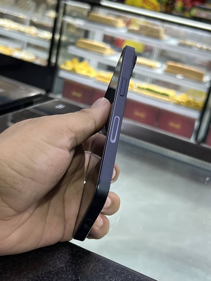 Apple iPhone 14 2