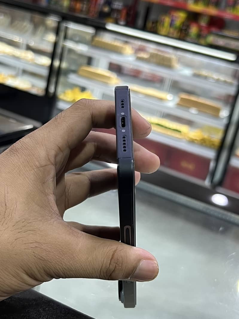 Apple iPhone 14 5