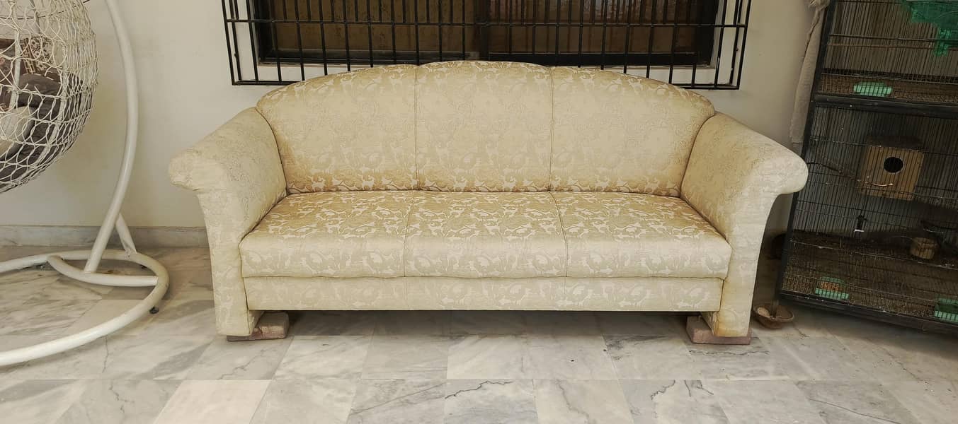3 seater sofa. . . 1