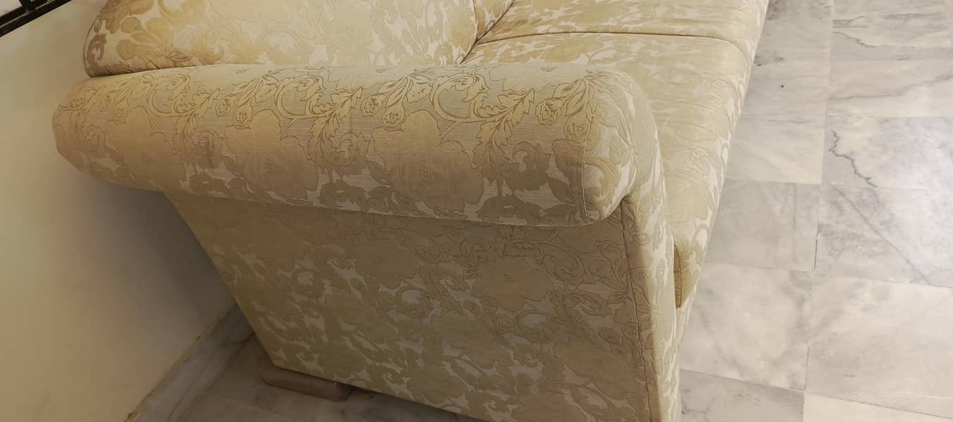 3 seater sofa. . . 2