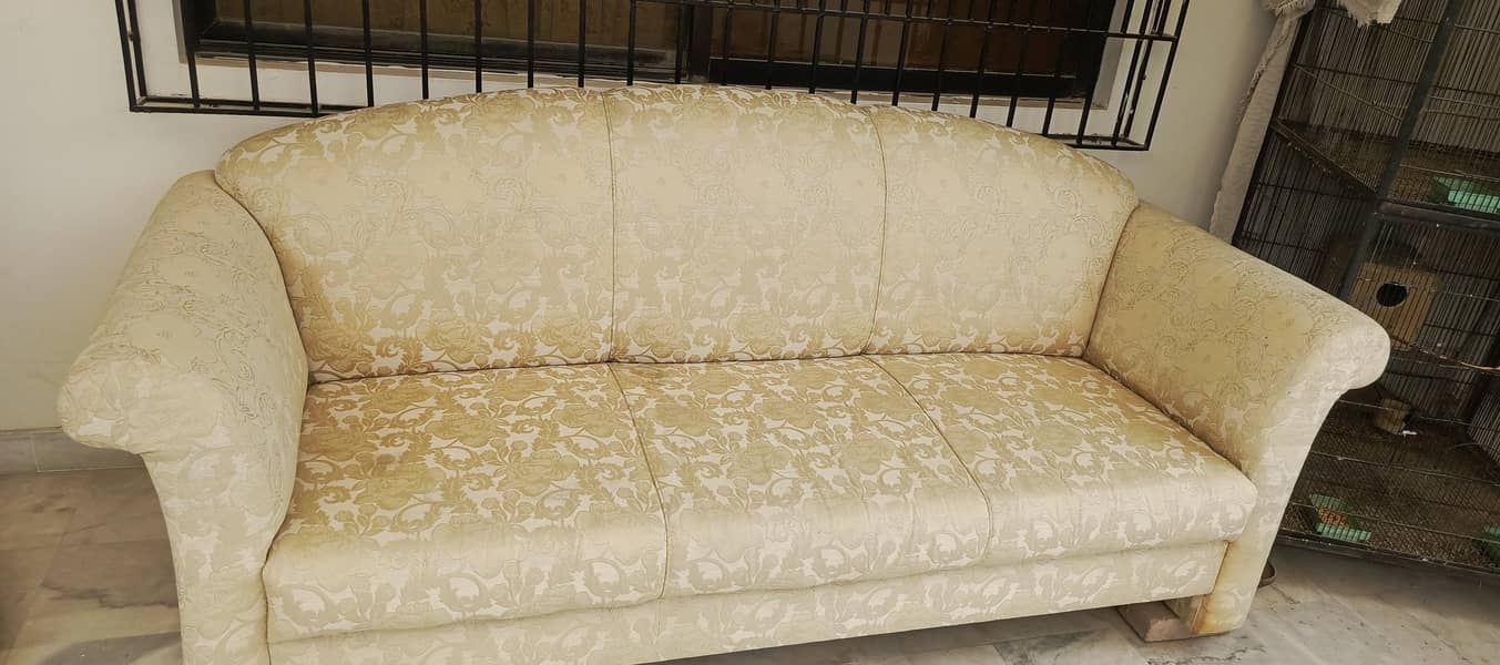 3 seater sofa. . . 3